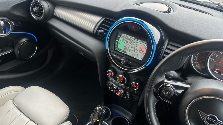 MINI Hatchback 1.5 Cooper Exclusive 5dr Auto Petrol Hatchback